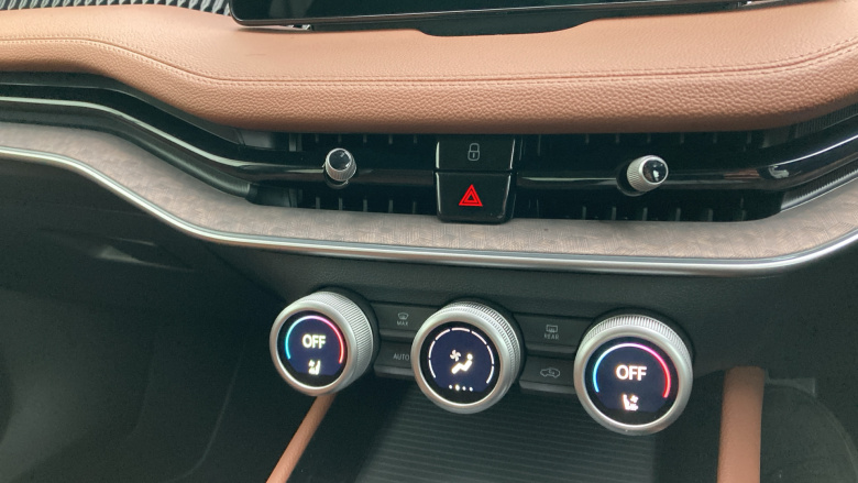 Skoda Superb 2.0 TDI SE L 5dr DSG Diesel Hatchback